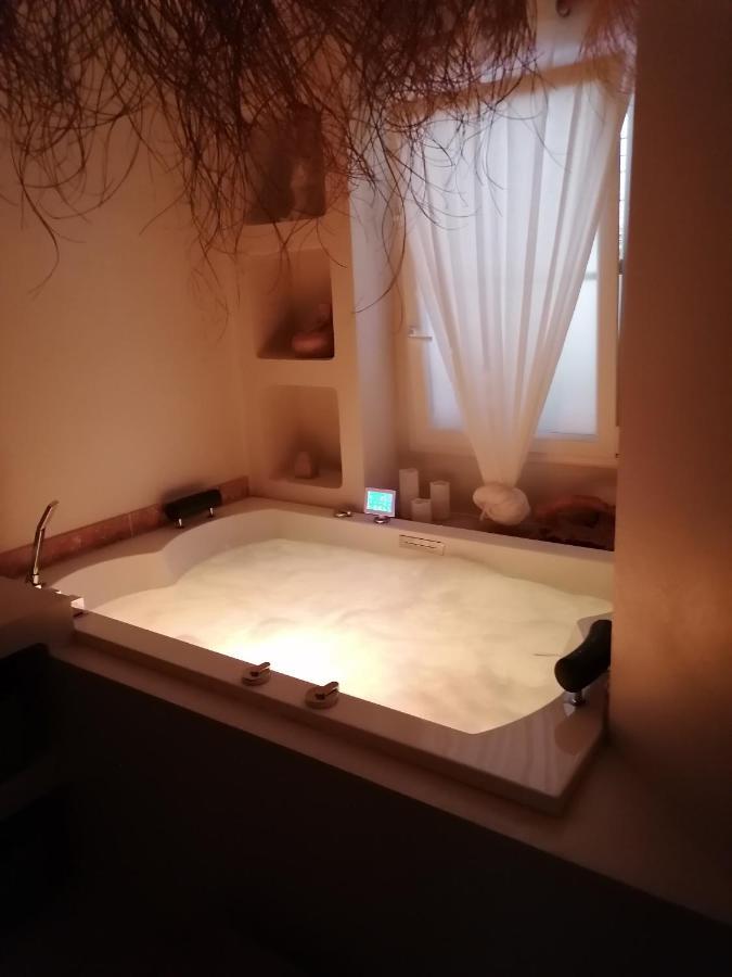 La Petite Perle, Balneo En Supplement, Le Clos Des Perles Tourtour Exterior foto